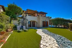 Fantastic Junior Villa CZ02 Salamis with Gorgeous Views, Aphrodite Hills - Mandria