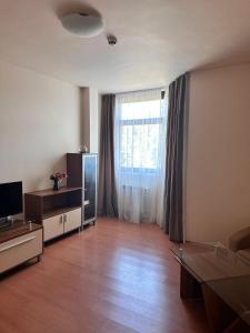 Charming one bed apartment 423 in main Flora building