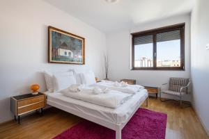 Panoramic Penthouse with Rooftop Terrace & Parking for 2 Cars