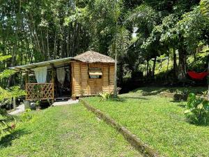 Hillcreeks Riverside Hideaway