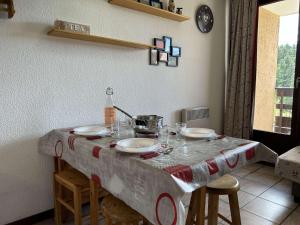 Appartements Appartement Montgenevre, 2 pieces, 6 personnes - FR-1-330D-70 : photos des chambres