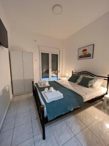 Sunny Peraia Apartment