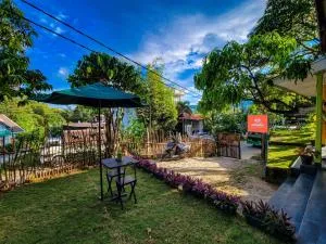 Mad monkey hostel and lounge - Monaragala
