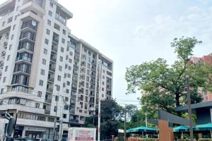 Luxury 2 BR Apartment in Isani