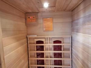 Holiday Home Vesna with Sauna 