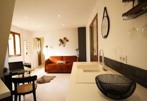 Appartements Studio - Confort - Climatise - Le Refuge de Charles - Jardin : photos des chambres