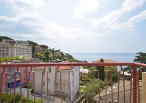 Dolce Acqua Flexyrent apartment Terrace & Parking - NO AC