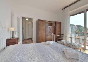 Dolce Acqua Flexyrent apartment Terrace & Parking - NO AC