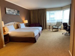 Hotels Hilton Paris Charles De Gaulle Airport : Chambre Familiale avec Lits Jumeaux