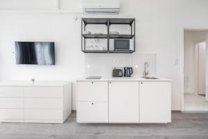 Absolute Central - NEW - Sunny