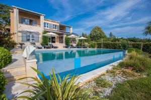 Villa Nikolina 