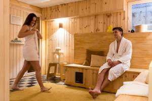 VillaEnzo - ELEGANT HERENHUIS - 14P - 6SLPK - SAUNA - INFRAR CABINE - OFYR BBQ - 15MIN Maastricht