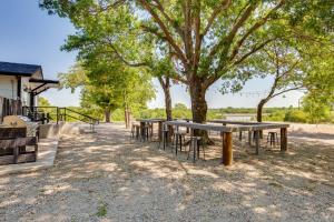 Cozy Interior and Lake View McKinney Ranch Home!