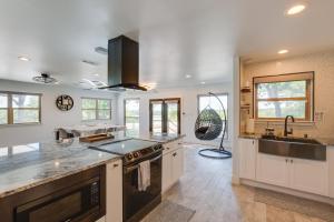 Cozy Interior and Lake View McKinney Ranch Home!