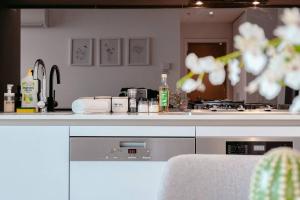 Waterfront apt Mels Collins Street FREE Parking#CW02