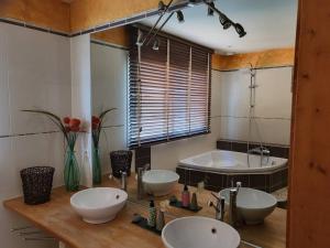 Villas Grande villa entre mer et montagne : photos des chambres