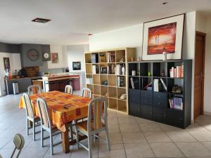 Villas Grande villa entre mer et montagne : photos des chambres