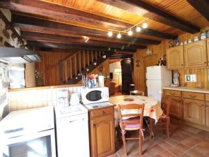 Maisons de vacances Gite Le Fau, 4 pieces, 6 personnes - FR-1-742-448 : photos des chambres