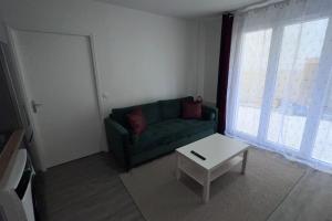 Appartements IDF11 Appartement T2 Luxueux Bondy gare, Paris en 15min : photos des chambres