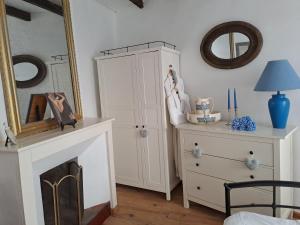 Maisons de vacances Le Cottage de Sainte Valiere (Jacuzzi et terrasse ) : photos des chambres