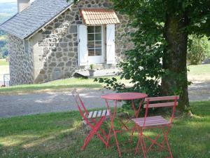 Maisons de vacances Gite Carlat, 3 pieces, 4 personnes - FR-1-742-291 : photos des chambres