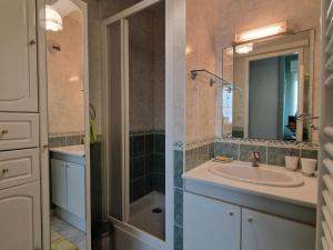 Appartements Chatelaillon-Plage Centre-Ville: Apt 4 pers, balcon, parking, piscine, wifi - FR-1-706-21 : photos des chambres