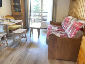 Location Risoul 1850 : Appartement 5 couchages, Proximité Commerces et Téléski, Balcon Sud - FR-1-330-566