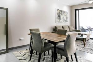 2bdroom with 2 big pool access