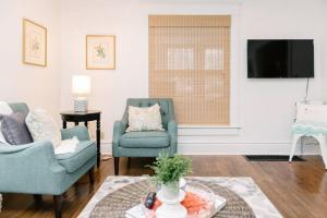 Campus Downtown WiFi Near Starbucks Superhosts