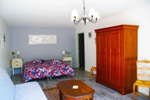 B&B / Chambres d'hotes Relais de Montceaux : Chambre Double avec Salle de Bains Privative