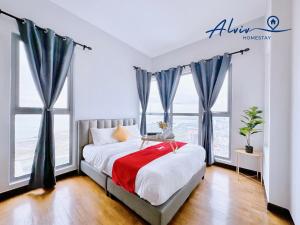 Silverscape - Luxury 3-4BR with Bathtub I Infinity Pool I JonkerSt - Managed by Alviv Homestay