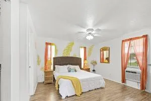 Parrot Paradise - Cleveland