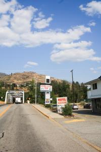 Granby River Inn & Suites