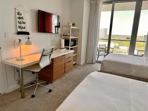 Queen beds studio Miami - Golden Isles