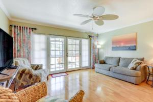 Welcoming Sarasota Vacation Rental with Pool!