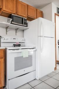 Only 5 Blocks to the Beach!