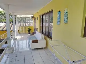 Casa Completa Piso Superior em frente ao Canal e ao lado da Balsa de Bertioga - 巴拉那皮亚卡巴