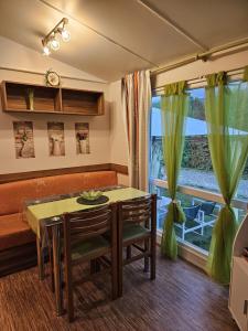 Campings Magnifique Mobil home Lac D'Aiguebelette : photos des chambres