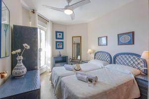 Wonderful apartment with sea views