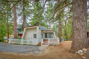 The Abby Cabin Restful Running Springs Retreat!