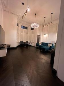 Earls Court Luxe Apartment