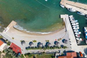 Apartments by the sea Tkon, Pasman - 8218