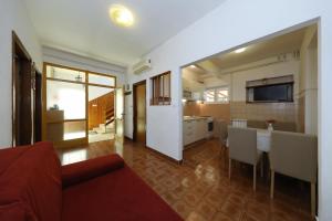 Apartments by the sea Tkon, Pasman - 8302