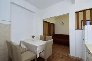 Apartments by the sea Tkon, Pasman - 8302