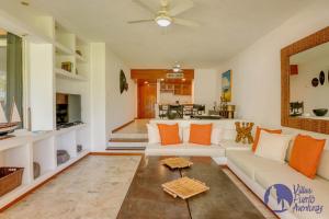 Chac Hal, Beachfront Apartment with Amenities - Chac Hal 2