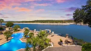 Lake Travis Stunning Waterfront, Sunset & Pool Views, Pet Friendly, Boat Ramp, Lago Vista, Texas - Spicewood