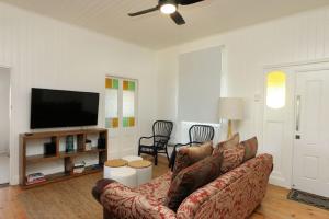 Pandanus House