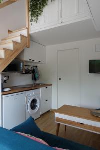 *Tiny Jungle* Plage, port et commerces à pied