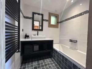 Appartements Appartement Meribel, 3 pieces, 4 personnes - FR-1-180-600 : photos des chambres