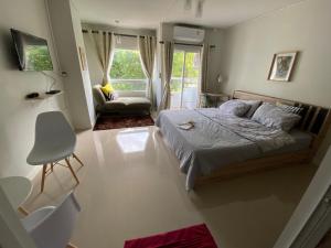 Private room hosted by Boyce 401